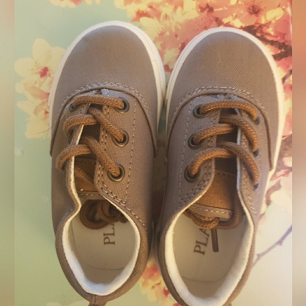 The Children’s Place ~ Brown Canvas Shoes NEW